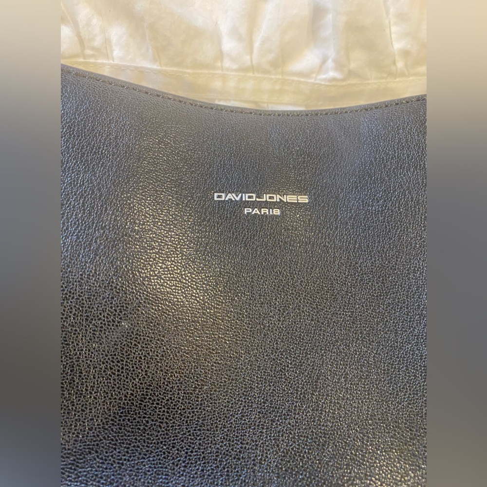 🌷David Jones Paris Vegan Leather Black Crossbody Bag 3/$30 - Picture 3 of 9